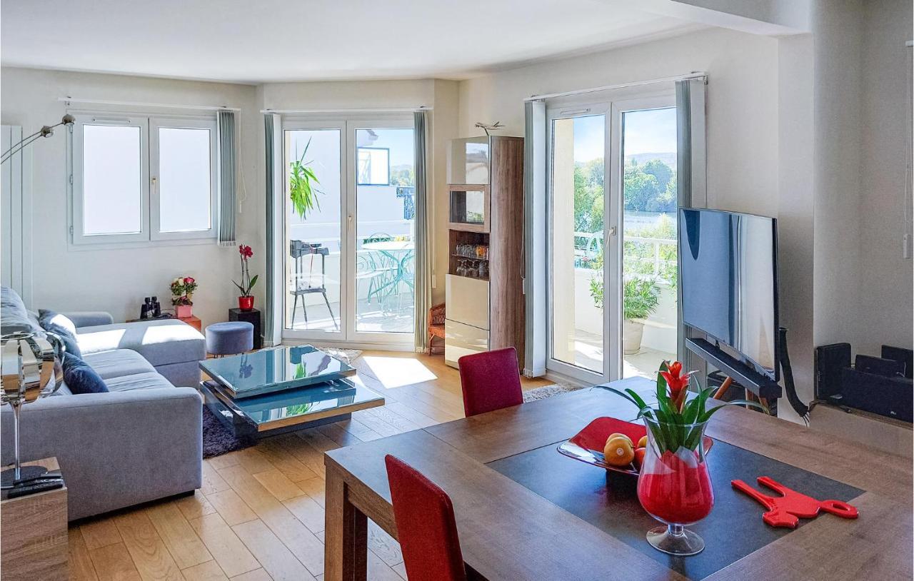 Awesome Apartment In Triel-Sur-Seine With Kitchen Buitenkant foto