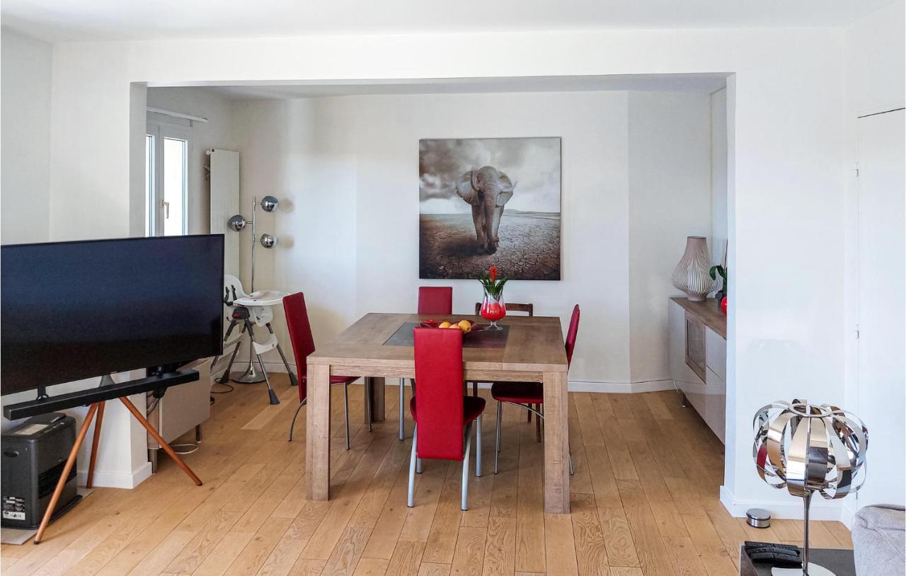 Awesome Apartment In Triel-Sur-Seine With Kitchen Buitenkant foto